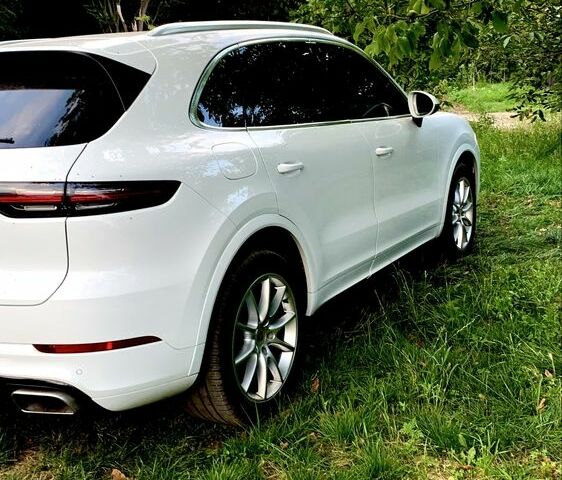 Білий Порше Cayenne, об'ємом двигуна 3 л та пробігом 80 тис. км за 50000 $, фото 8 на Automoto.ua
