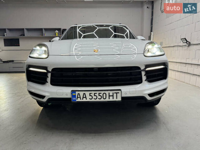 Білий Порше Cayenne, об'ємом двигуна 3 л та пробігом 75 тис. км за 71000 $, фото 3 на Automoto.ua