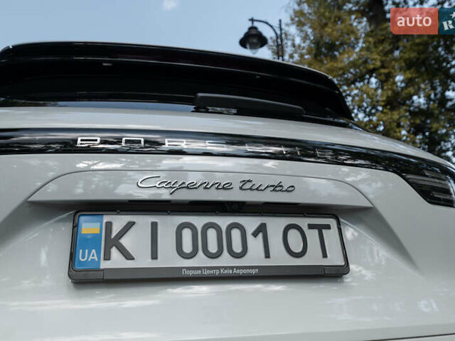 Белый Порше Каен, объемом двигателя 4 л и пробегом 36 тыс. км за 105000 $, фото 3 на Automoto.ua