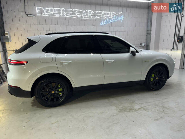 Білий Порше Cayenne, об'ємом двигуна 3 л та пробігом 75 тис. км за 71000 $, фото 18 на Automoto.ua