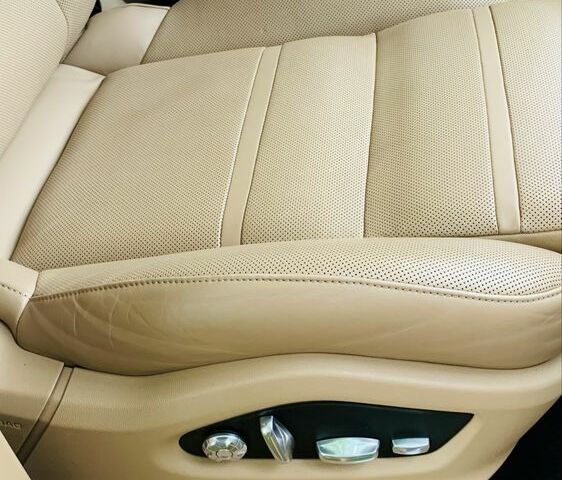 Білий Порше Cayenne, об'ємом двигуна 3 л та пробігом 80 тис. км за 50000 $, фото 17 на Automoto.ua