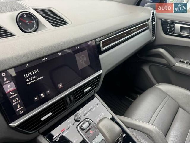 Білий Порше Cayenne, об'ємом двигуна 3 л та пробігом 33 тис. км за 59900 $, фото 43 на Automoto.ua