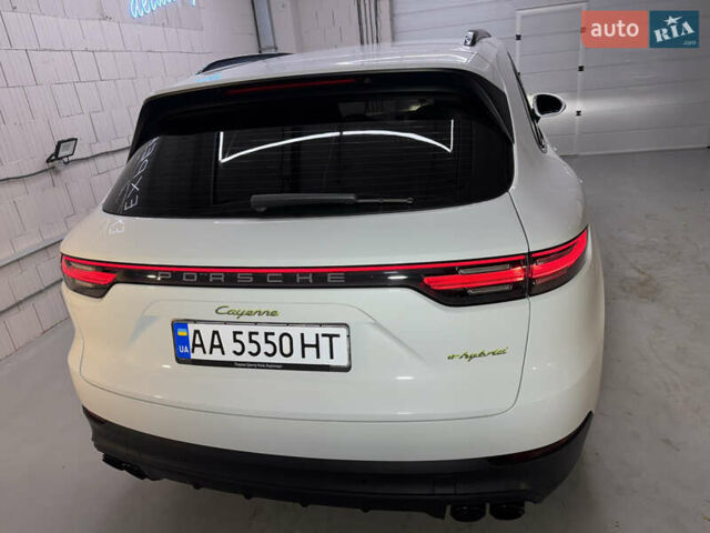 Білий Порше Cayenne, об'ємом двигуна 3 л та пробігом 75 тис. км за 71000 $, фото 17 на Automoto.ua