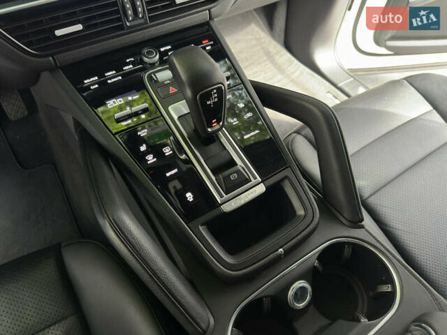 Порше Каен 2018 в Одессе на Automoto.ua Белый Порше Каен, объемом двигателя 3 л и пробегом 45 тыс. км за 52500 $, фото 66 на Automoto.ua