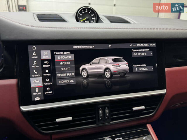 Білий Порше Cayenne, об'ємом двигуна 3 л та пробігом 75 тис. км за 71000 $, фото 59 на Automoto.ua