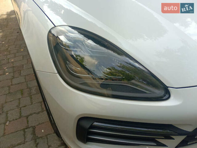 Білий Порше Cayenne, об'ємом двигуна 3 л та пробігом 90 тис. км за 48339 $, фото 19 на Automoto.ua