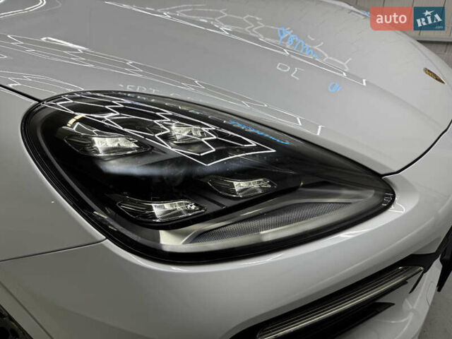 Білий Порше Cayenne, об'ємом двигуна 3 л та пробігом 75 тис. км за 71000 $, фото 51 на Automoto.ua