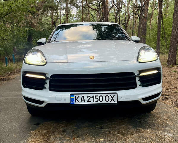 Белый Порше Каен, объемом двигателя 2.89 л и пробегом 121 тыс. км за 57000 $, фото 9 на Automoto.ua