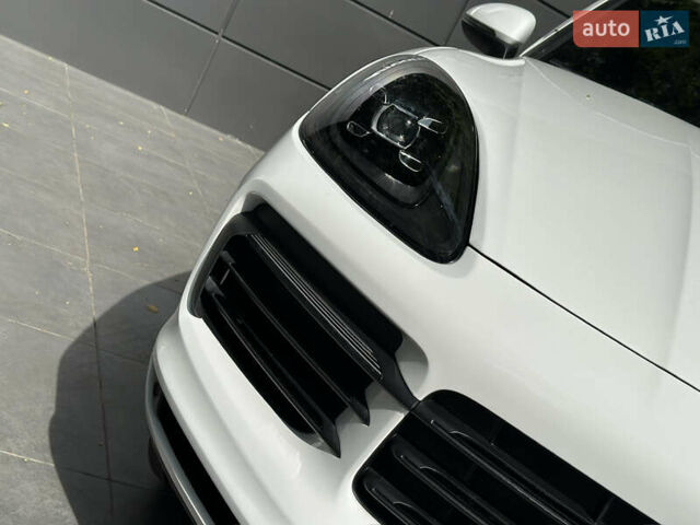 Порше Каен 2018 в Одессе на Automoto.ua Белый Порше Каен, объемом двигателя 3 л и пробегом 45 тыс. км за 52500 $, фото 17 на Automoto.ua