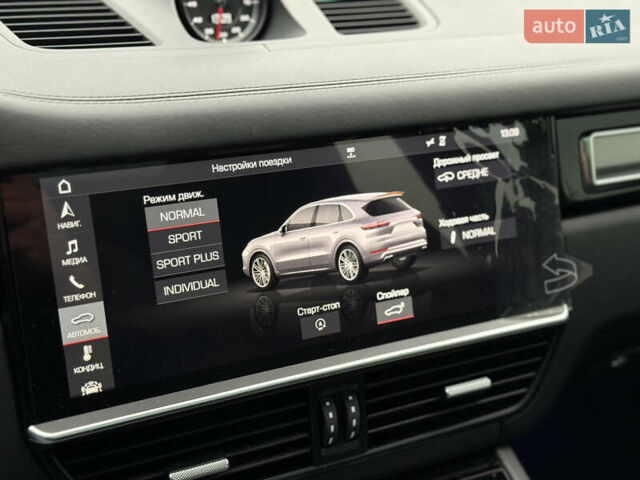 Белый Порше Каен, объемом двигателя 4 л и пробегом 52 тыс. км за 79000 $, фото 39 на Automoto.ua