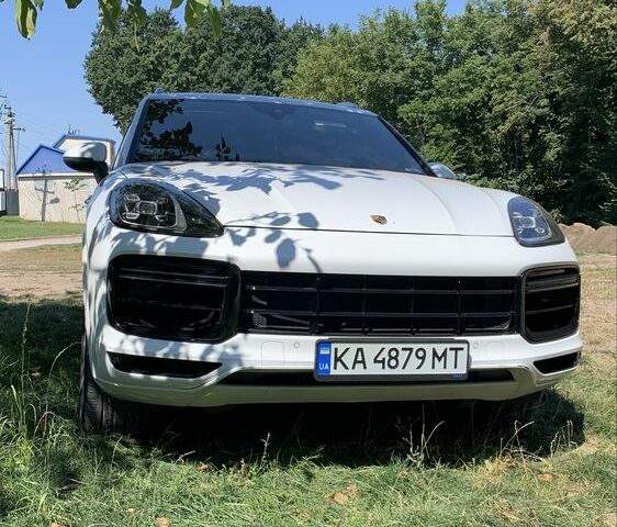 Білий Порше Cayenne, об'ємом двигуна 3 л та пробігом 80 тис. км за 50000 $, фото 4 на Automoto.ua