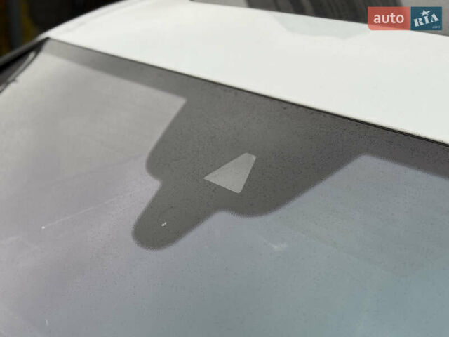 Белый Порше Каен, объемом двигателя 4 л и пробегом 52 тыс. км за 79000 $, фото 14 на Automoto.ua