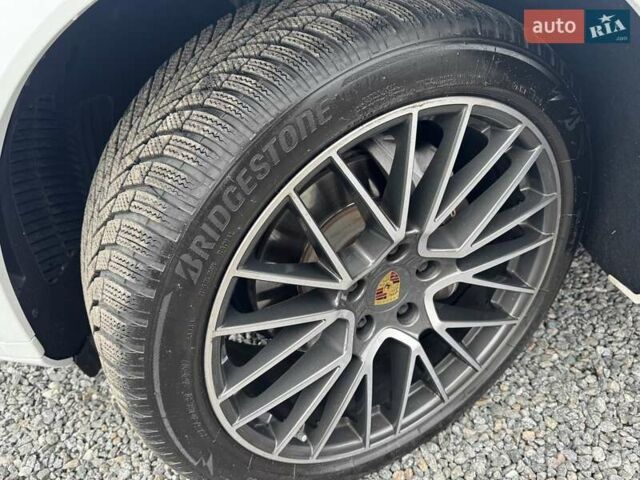 Білий Порше Cayenne, об'ємом двигуна 3 л та пробігом 33 тис. км за 59900 $, фото 9 на Automoto.ua