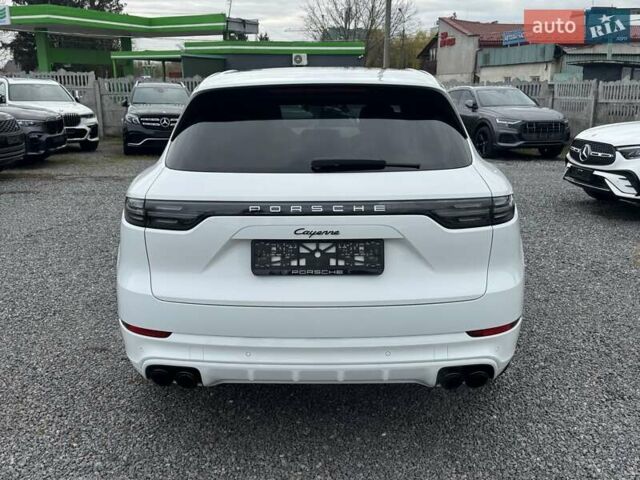 Білий Порше Cayenne, об'ємом двигуна 3 л та пробігом 33 тис. км за 59900 $, фото 32 на Automoto.ua