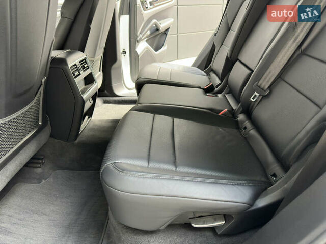 Порше Каен 2018 в Одессе на Automoto.ua Белый Порше Каен, объемом двигателя 3 л и пробегом 45 тыс. км за 52500 $, фото 27 на Automoto.ua