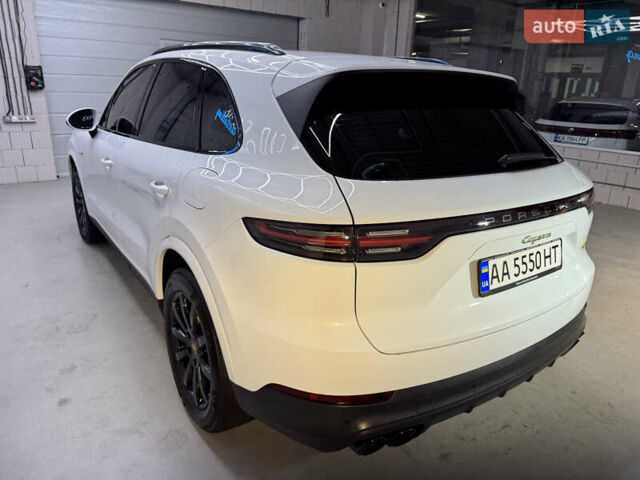 Білий Порше Cayenne, об'ємом двигуна 3 л та пробігом 75 тис. км за 71000 $, фото 52 на Automoto.ua