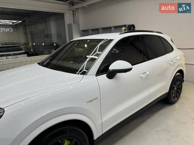 Білий Порше Cayenne, об'ємом двигуна 3 л та пробігом 75 тис. км за 71000 $, фото 9 на Automoto.ua