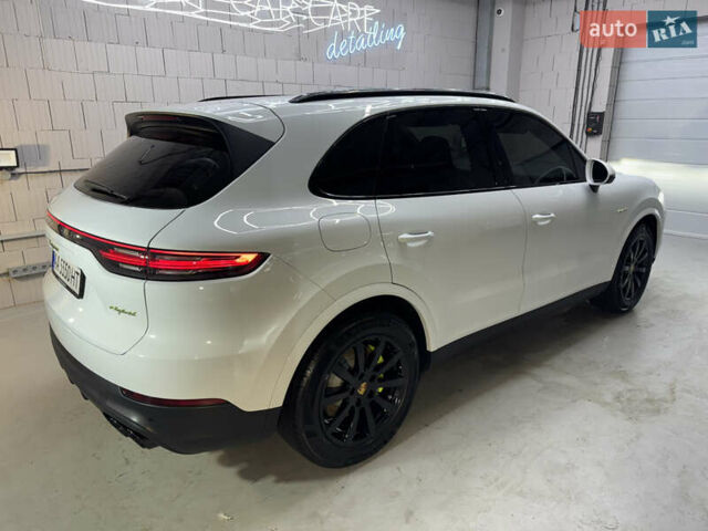 Білий Порше Cayenne, об'ємом двигуна 3 л та пробігом 75 тис. км за 71000 $, фото 14 на Automoto.ua