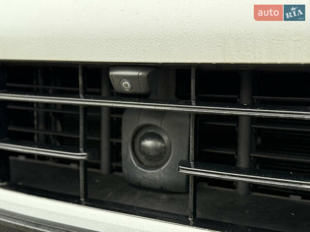 Белый Порше Каен, объемом двигателя 4 л и пробегом 52 тыс. км за 79000 $, фото 11 на Automoto.ua