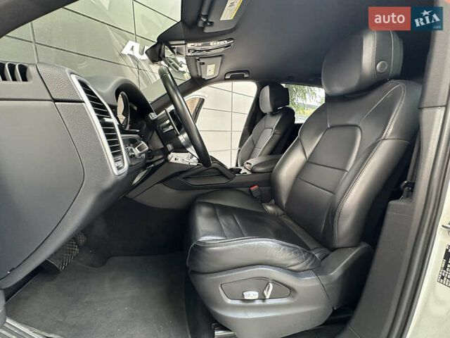 Порше Каен 2018 в Одессе на Automoto.ua Белый Порше Каен, объемом двигателя 3 л и пробегом 45 тыс. км за 52500 $, фото 51 на Automoto.ua