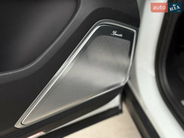 Белый Порше Каен, объемом двигателя 4 л и пробегом 52 тыс. км за 79000 $, фото 44 на Automoto.ua