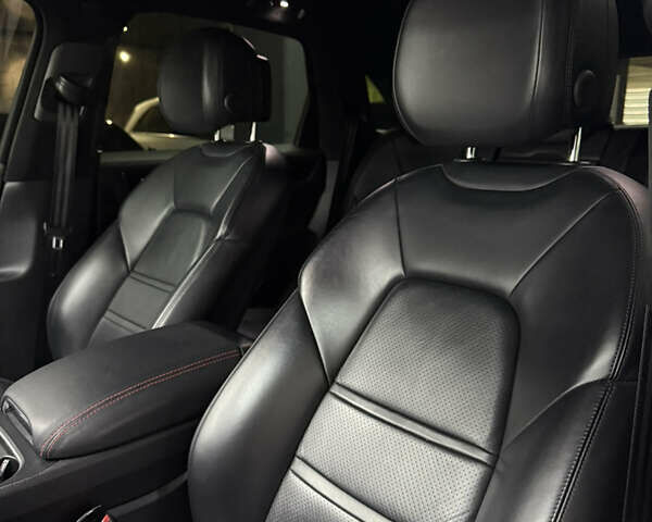 Порше Каен 2018 в Одессе на Automoto.ua Белый Порше Каен, объемом двигателя 2.9 л и пробегом 80 тыс. км за 67000 $, фото 17 на Automoto.ua