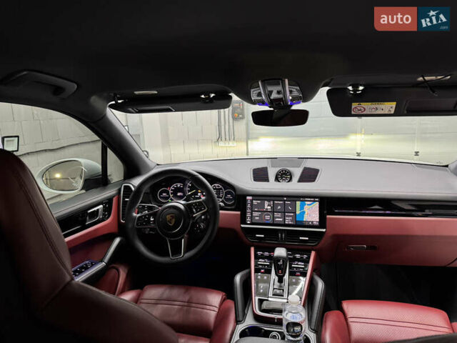 Білий Порше Cayenne, об'ємом двигуна 3 л та пробігом 75 тис. км за 71000 $, фото 25 на Automoto.ua