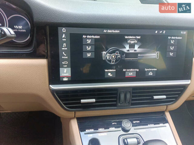 Білий Порше Cayenne, об'ємом двигуна 3 л та пробігом 90 тис. км за 48339 $, фото 11 на Automoto.ua