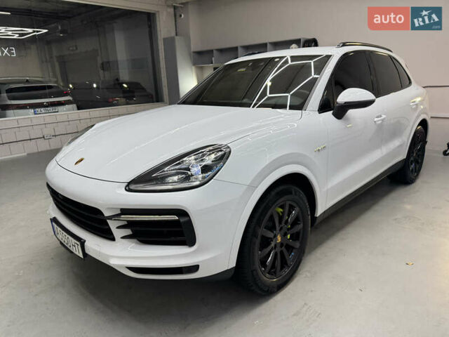 Білий Порше Cayenne, об'ємом двигуна 3 л та пробігом 75 тис. км за 71000 $, фото 5 на Automoto.ua