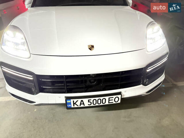 Білий Порше Cayenne, об'ємом двигуна 4 л та пробігом 51 тис. км за 1993 $, фото 3 на Automoto.ua