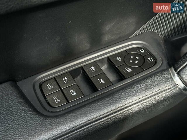 Порше Каен 2018 в Одессе на Automoto.ua Белый Порше Каен, объемом двигателя 3 л и пробегом 45 тыс. км за 52500 $, фото 47 на Automoto.ua