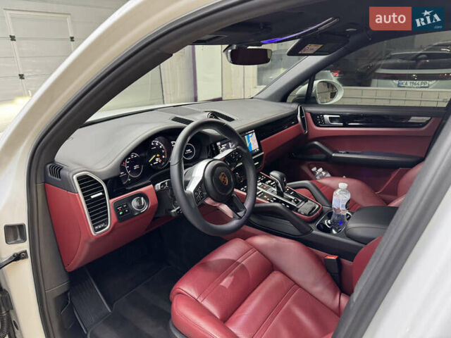 Білий Порше Cayenne, об'ємом двигуна 3 л та пробігом 75 тис. км за 71000 $, фото 41 на Automoto.ua