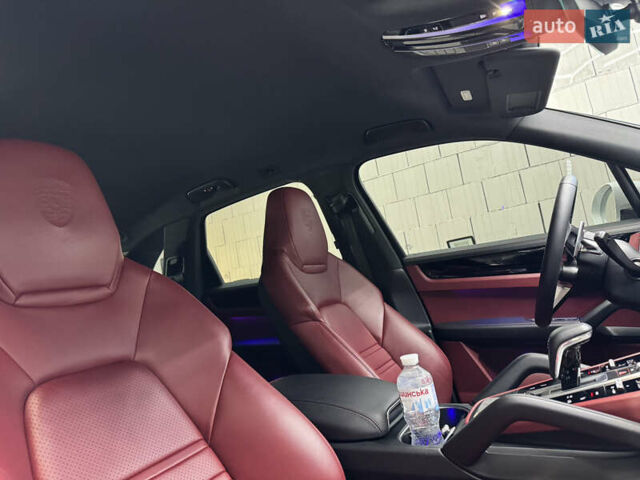 Білий Порше Cayenne, об'ємом двигуна 3 л та пробігом 75 тис. км за 71000 $, фото 33 на Automoto.ua