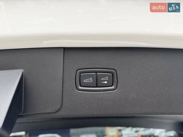 Білий Порше Cayenne, об'ємом двигуна 3 л та пробігом 90 тис. км за 49999 $, фото 37 на Automoto.ua