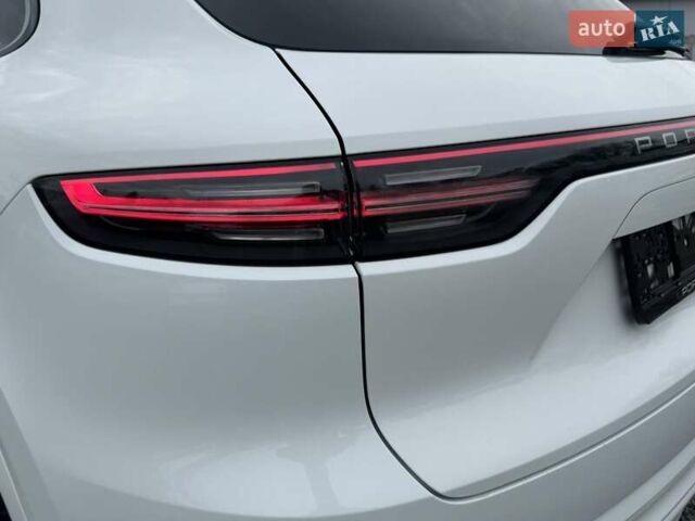 Білий Порше Cayenne, об'ємом двигуна 3 л та пробігом 33 тис. км за 59900 $, фото 10 на Automoto.ua