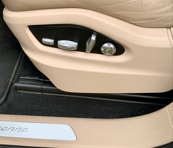 Білий Порше Cayenne, об'ємом двигуна 3 л та пробігом 80 тис. км за 50000 $, фото 16 на Automoto.ua