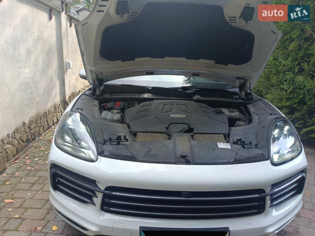 Білий Порше Cayenne, об'ємом двигуна 3 л та пробігом 90 тис. км за 48339 $, фото 20 на Automoto.ua