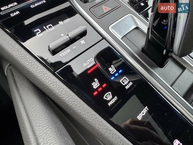 Білий Порше Cayenne, об'ємом двигуна 3 л та пробігом 33 тис. км за 59900 $, фото 42 на Automoto.ua