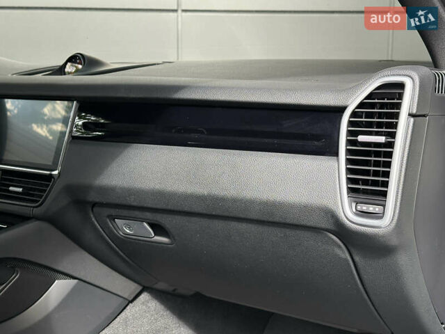 Порше Каен 2018 в Одессе на Automoto.ua Белый Порше Каен, объемом двигателя 3 л и пробегом 45 тыс. км за 52500 $, фото 37 на Automoto.ua