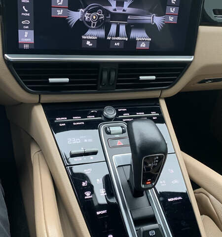 Білий Порше Cayenne, об'ємом двигуна 3 л та пробігом 84 тис. км за 49000 $, фото 10 на Automoto.ua