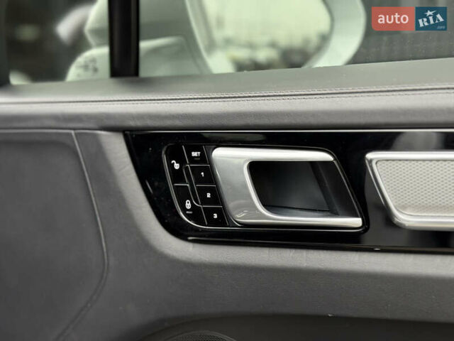 Белый Порше Каен, объемом двигателя 4 л и пробегом 52 тыс. км за 79000 $, фото 29 на Automoto.ua