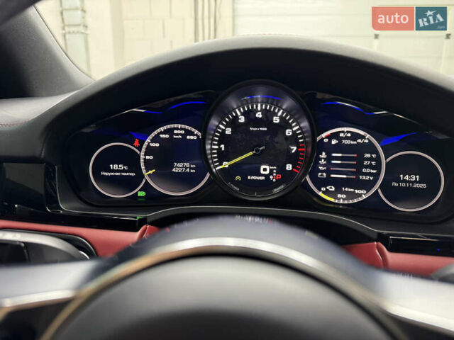 Білий Порше Cayenne, об'ємом двигуна 3 л та пробігом 75 тис. км за 71000 $, фото 64 на Automoto.ua