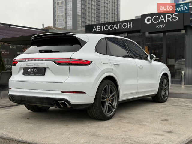 Белый Порше Каен, объемом двигателя 4 л и пробегом 52 тыс. км за 79000 $, фото 3 на Automoto.ua