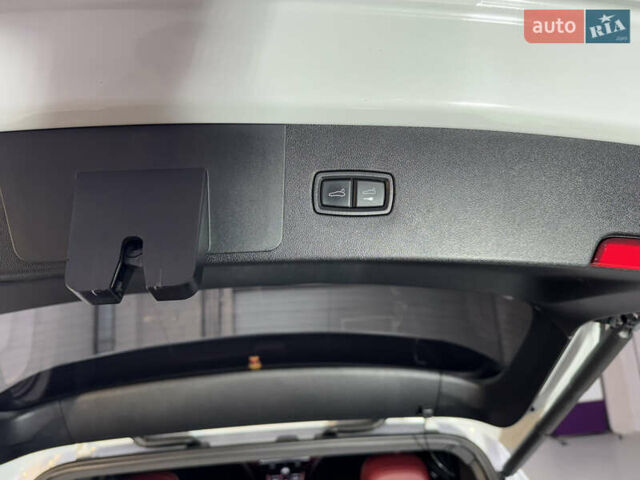 Білий Порше Cayenne, об'ємом двигуна 3 л та пробігом 75 тис. км за 71000 $, фото 36 на Automoto.ua