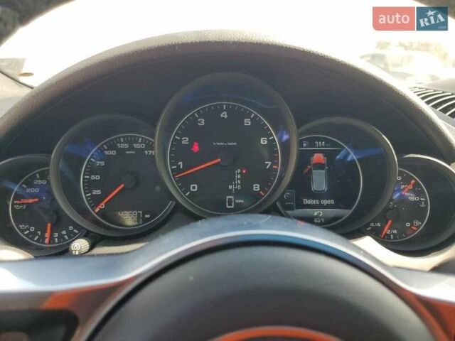 Білий Порше Cayenne, об'ємом двигуна 3.6 л та пробігом 69 тис. км за 11400 $, фото 8 на Automoto.ua