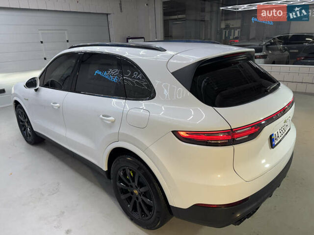 Білий Порше Cayenne, об'ємом двигуна 3 л та пробігом 75 тис. км за 71000 $, фото 11 на Automoto.ua