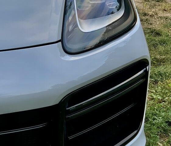 Білий Порше Cayenne, об'ємом двигуна 3 л та пробігом 80 тис. км за 50000 $, фото 2 на Automoto.ua