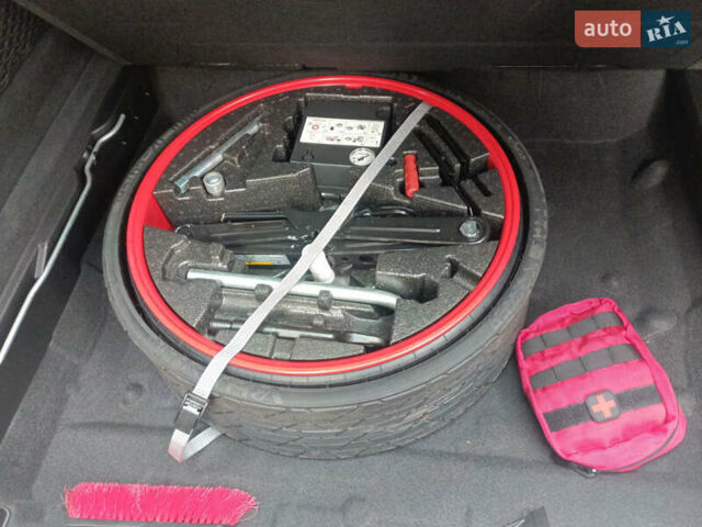 Білий Порше Cayenne, об'ємом двигуна 3 л та пробігом 90 тис. км за 48339 $, фото 26 на Automoto.ua