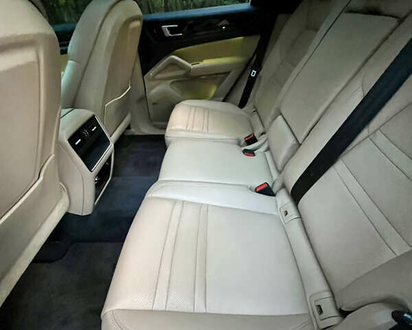 Белый Порше Каен, объемом двигателя 2.89 л и пробегом 121 тыс. км за 57000 $, фото 31 на Automoto.ua