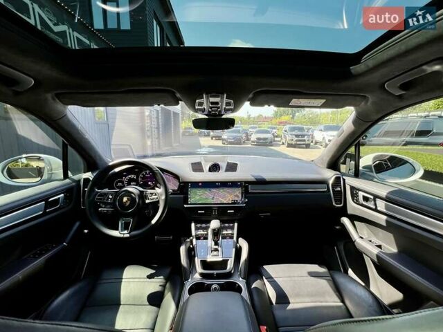 Белый Порше Каен, объемом двигателя 4 л и пробегом 51 тыс. км за 83900 $, фото 71 на Automoto.ua